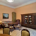 Stadtpalais Marche-suite Maximal 2 Personen Und 1 Kleinkind *