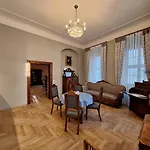 Stadtpalais Marche-suite Maximal 2 Personen Und 1 Kleinkind *