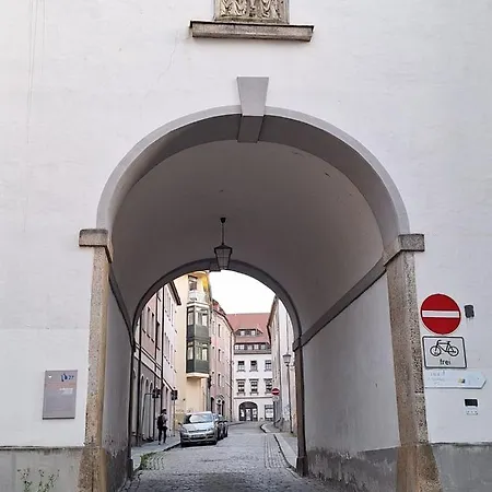 Stadtpalais Marché-suite Maximal 2 Personen Und 1 Kleinkind *