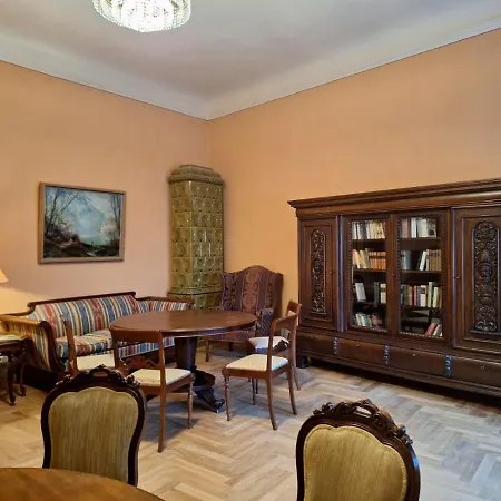 Stadtpalais Marché-suite Maximal 2 Personen Und 1 Kleinkind *