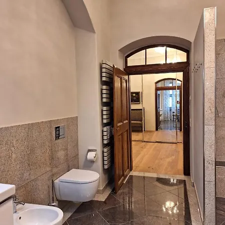 Stadtpalais Marche-suite Maximal 2 Personen Und 1 Kleinkind