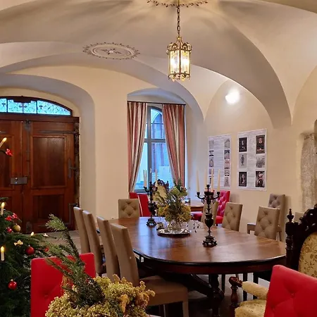 Stadtpalais Marche-suite Maximal 2 Personen Und 1 Kleinkind *