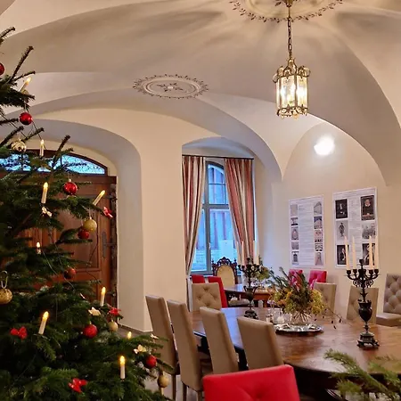 Apartment Stadtpalais Marche-suite Maximal 2 Personen Und 1 Kleinkind