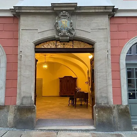 Stadtpalais Marche-suite Maximal 2 Personen Und 1 Kleinkind Apartment