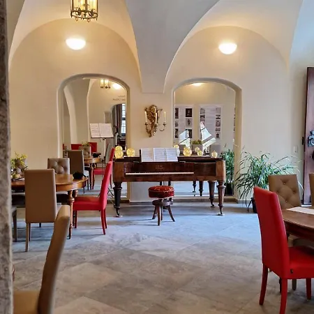 Stadtpalais Marché-suite Maximal 2 Personen Und 1 Kleinkind Apartment