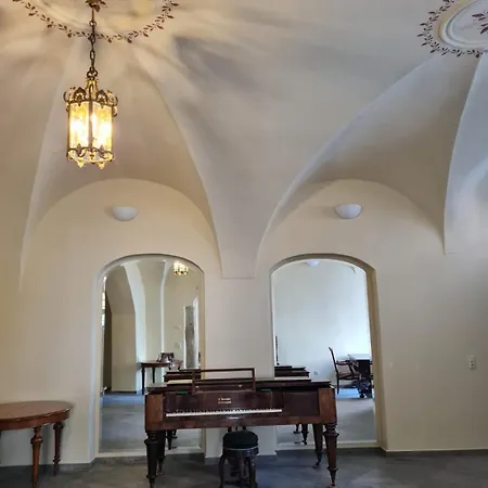 Stadtpalais Marche-suite Maximal 2 Personen Und 1 Kleinkind *