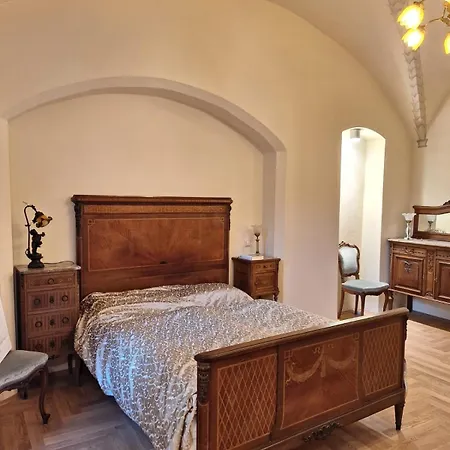 Stadtpalais Marché-suite Maximal 2 Personen Und 1 Kleinkind *