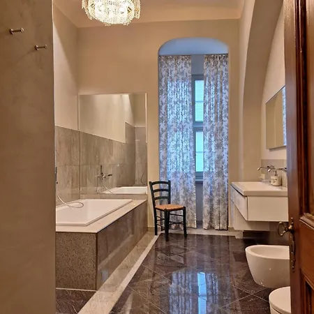 Stadtpalais Marche-suite Maximal 2 Personen Und 1 Kleinkind